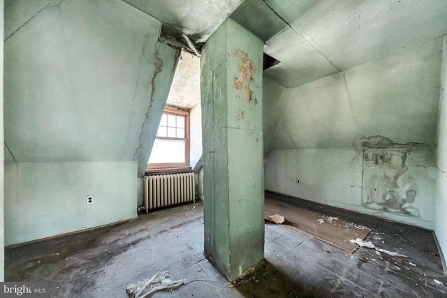 33 S WOODLAWN AVE, Aldan, PA 19018