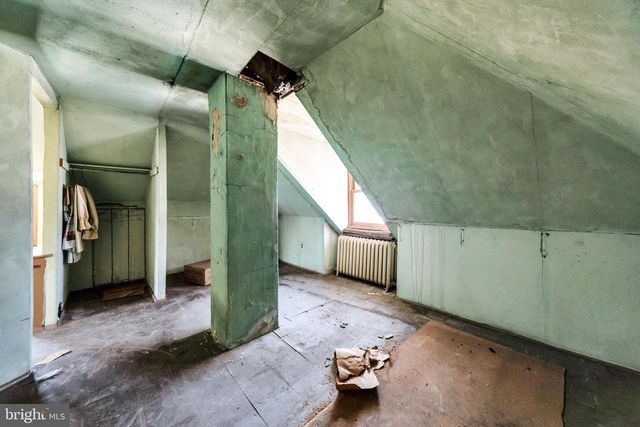 33 S WOODLAWN AVE, Aldan, PA 19018