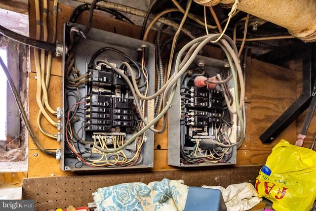 33 S WOODLAWN AVE, Aldan, PA 19018