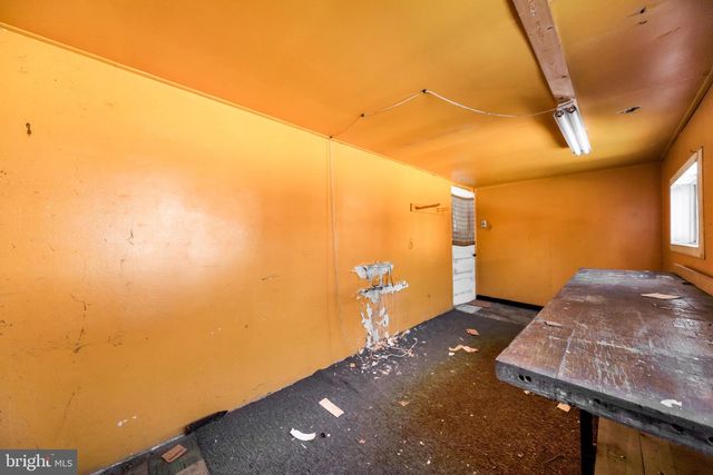 33 S WOODLAWN AVE, Aldan, PA 19018