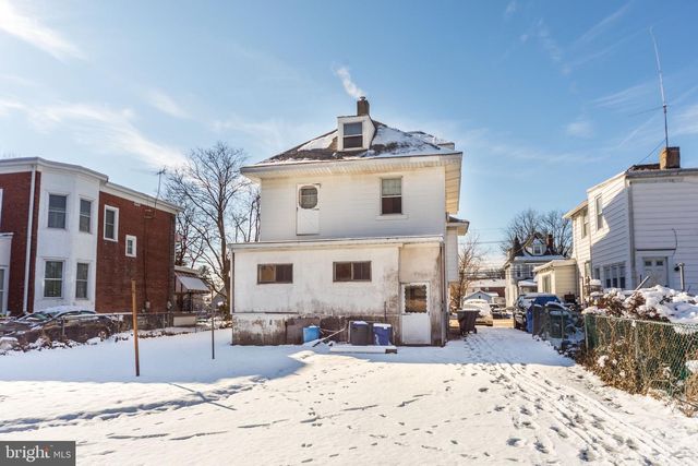 33 S WOODLAWN AVE, Aldan, PA 19018