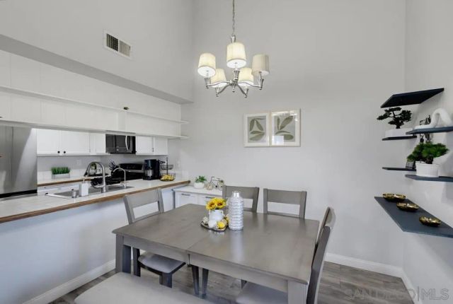1965 Wellington Ln 2, Vista, CA 92081
