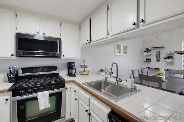 1965 Wellington Ln 2, Vista, CA 92081