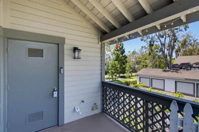 1965 Wellington Ln 2, Vista, CA 92081