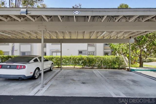 1965 Wellington Ln 2, Vista, CA 92081