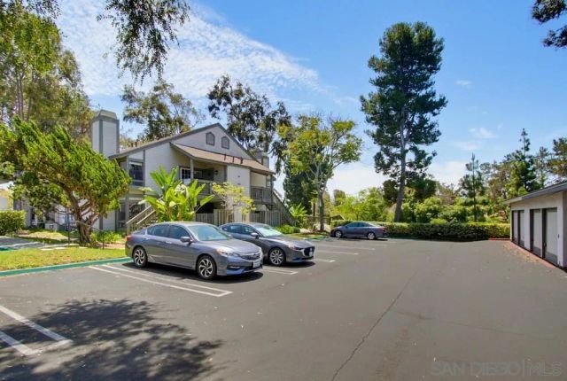 1965 Wellington Ln 2, Vista, CA 92081