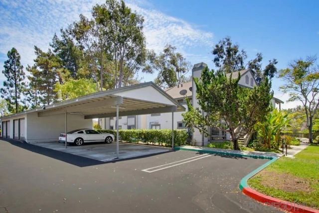 1965 Wellington Ln 2, Vista, CA 92081