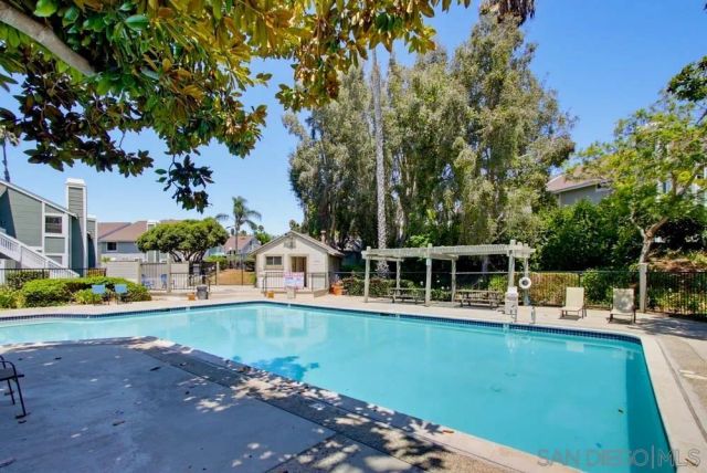 1965 Wellington Ln 2, Vista, CA 92081