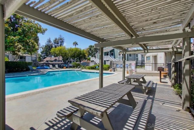 1965 Wellington Ln 2, Vista, CA 92081