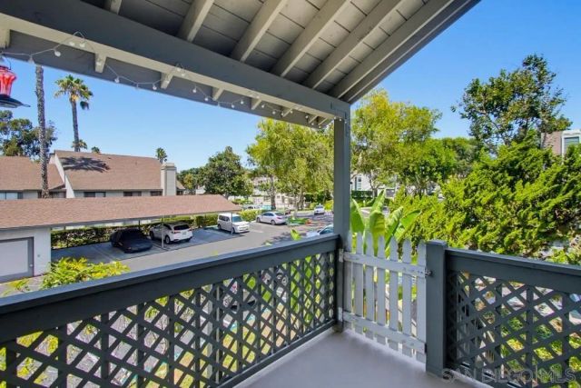 1965 Wellington Ln 2, Vista, CA 92081
