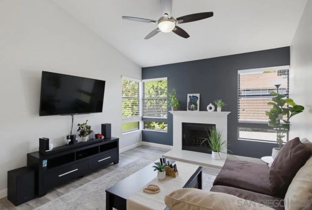 1965 Wellington Ln 2, Vista, CA 92081