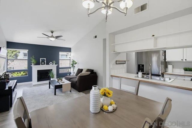 1965 Wellington Ln 2, Vista, CA 92081