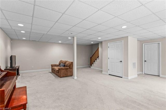 3051 Minart Drive, Winston-salem, NC 27106