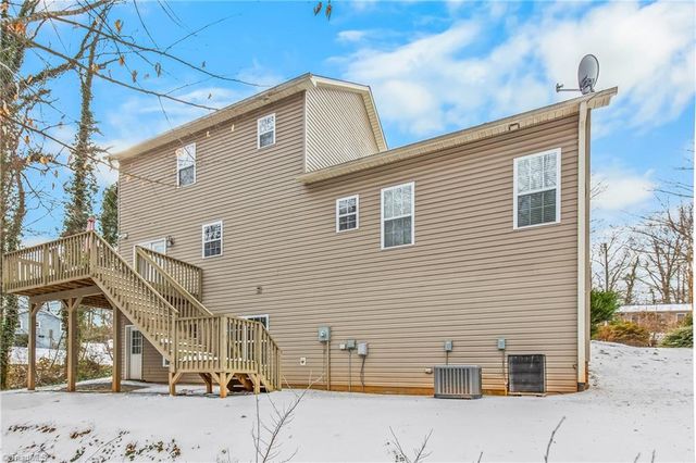 3051 Minart Drive, Winston-salem, NC 27106