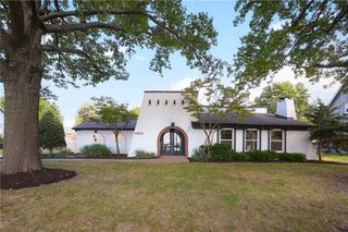 1100 Johnston Drive, Raymore, MO 64083