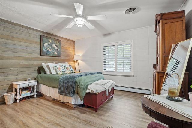 111 Lakeview Street, Hollister, MO 65672