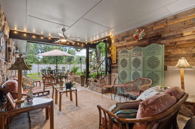 111 Lakeview Street, Hollister, MO 65672