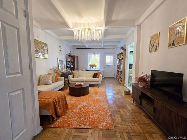 147-15 Village 31 GD, Briarwood, NY 11435