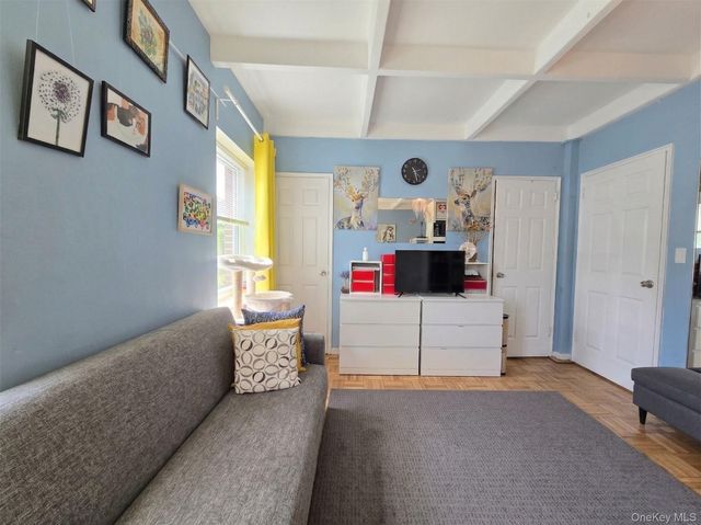 147-15 Village 31 GD, Briarwood, NY 11435