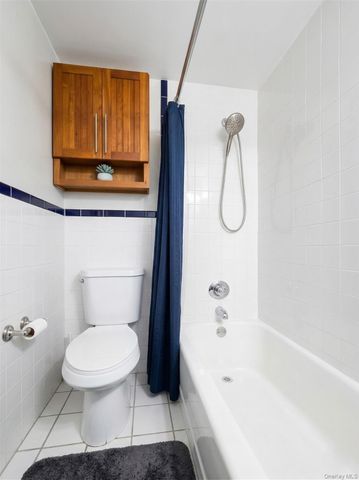 147-15 Village 31 GD, Briarwood, NY 11435