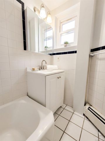 147-15 Village 31 GD, Briarwood, NY 11435