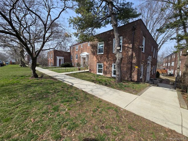 147-15 Village 31 GD, Briarwood, NY 11435