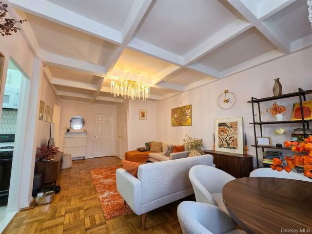 147-15 Village 31 GD, Briarwood, NY 11435