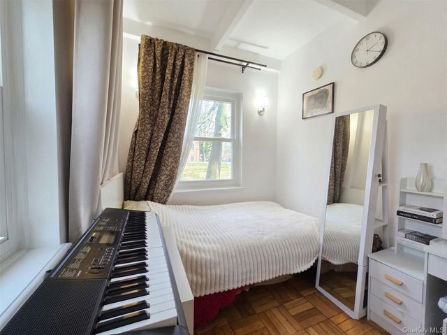 147-15 Village 31 GD, Briarwood, NY 11435