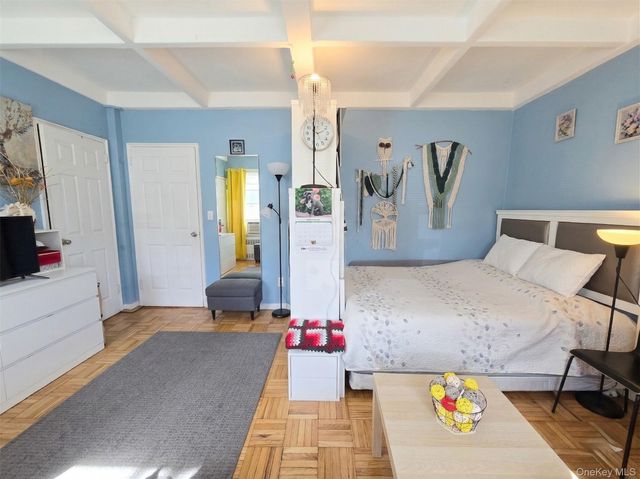 147-15 Village 31 GD, Briarwood, NY 11435