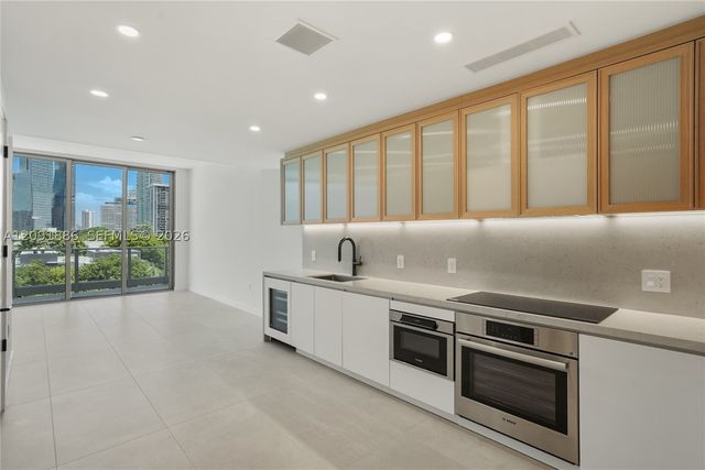 2200 Brickell Ave PH06, Miami, FL 33129