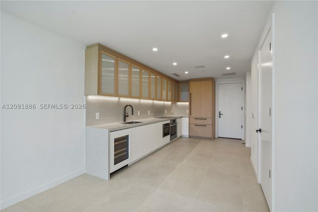 2200 Brickell Ave PH06, Miami, FL 33129