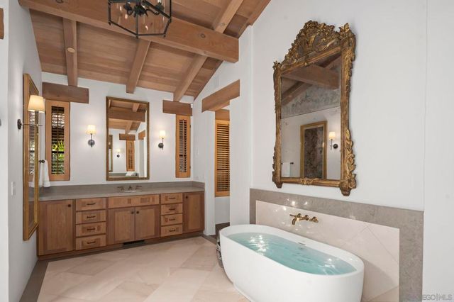 6002 Paseo Valencia, Rancho Santa Fe, CA 92067