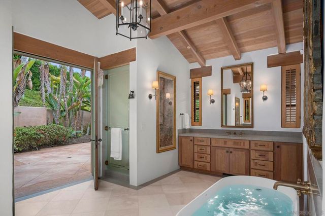 6002 Paseo Valencia, Rancho Santa Fe, CA 92067