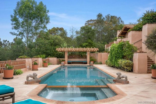 6002 Paseo Valencia, Rancho Santa Fe, CA 92067