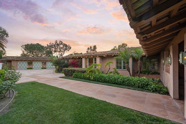 6002 Paseo Valencia, Rancho Santa Fe, CA 92067