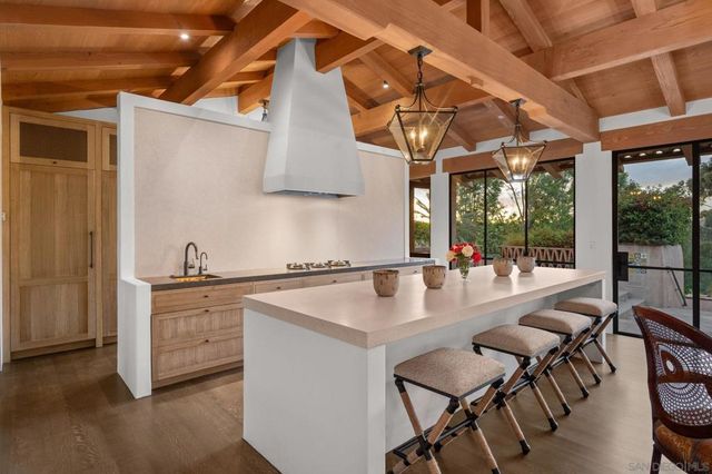 6002 Paseo Valencia, Rancho Santa Fe, CA 92067