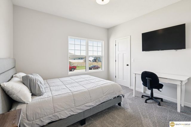 6302 S 200 Street, Omaha, NE 68135