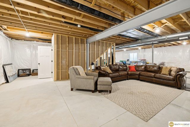 6302 S 200 Street, Omaha, NE 68135