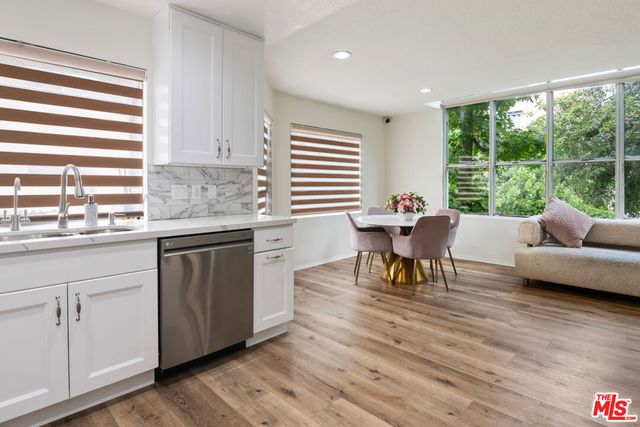 18730 Hatteras Street 25, Tarzana, CA 91356