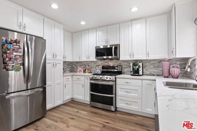 18730 Hatteras Street 25, Tarzana, CA 91356