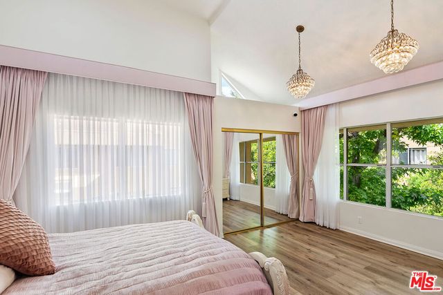 18730 Hatteras Street 25, Tarzana, CA 91356