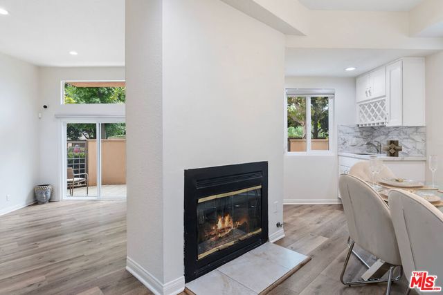 18730 Hatteras Street 25, Tarzana, CA 91356