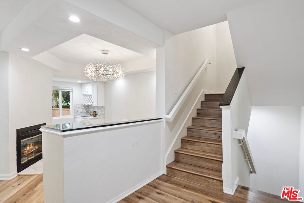 18730 Hatteras Street 25, Tarzana, CA 91356 — photo 5