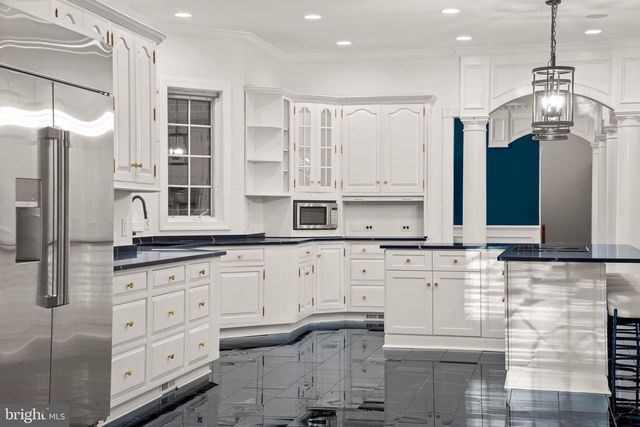 8 GLENBERRY CT, Phoenix, MD 21131