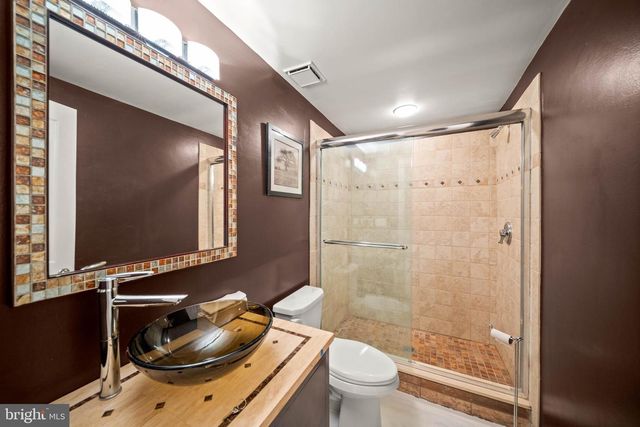 8 GLENBERRY CT, Phoenix, MD 21131