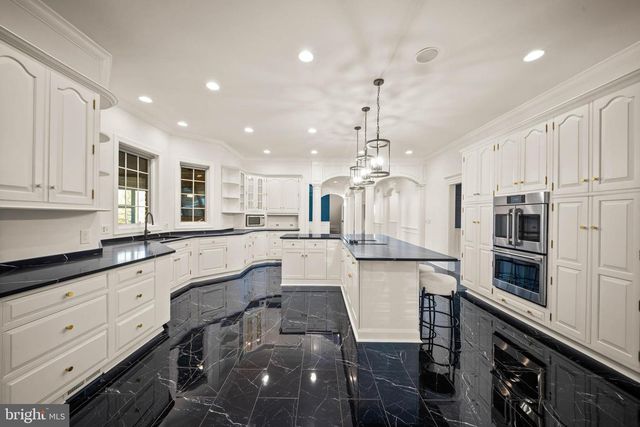 8 GLENBERRY CT, Phoenix, MD 21131