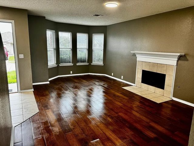 1401 Kilkenny Drive, Arlington, TX 76002