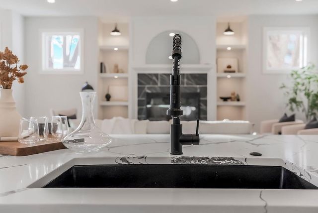 2803 W 73rd Terrace, Prairie Village, KS 66208