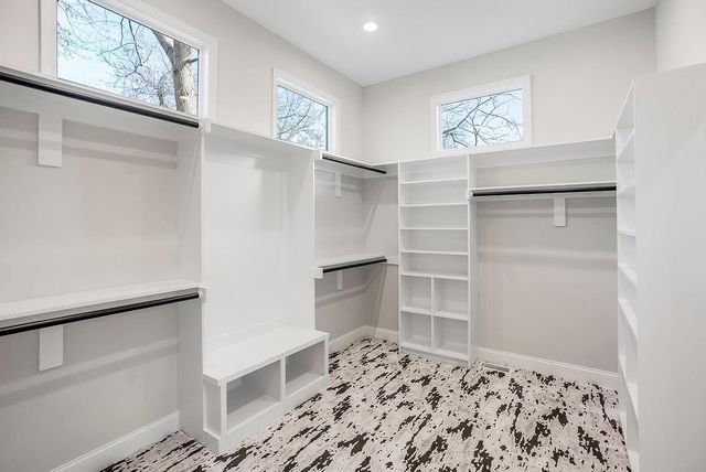 2803 W 73rd Terrace, Prairie Village, KS 66208