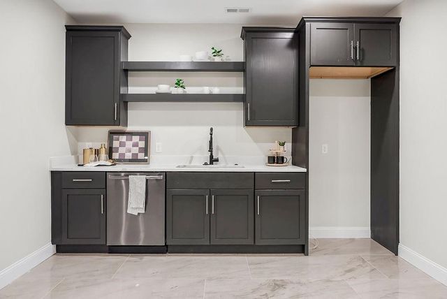 2803 W 73rd Terrace, Prairie Village, KS 66208